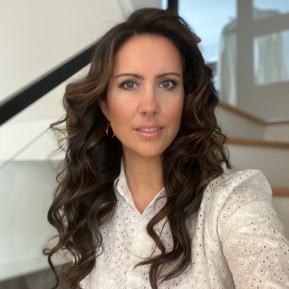 Meet your Posher, Roxane - Picture 1 of 1